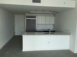 1100 S Miami Ave, Unit 2907 in Miami, FL - Foto de edificio - Building Photo