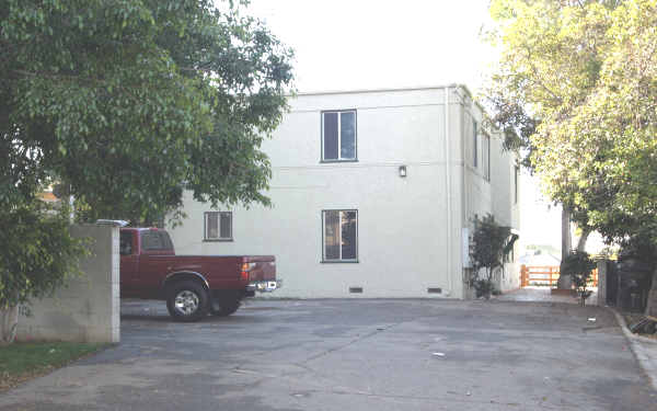 2710 Bellevue Ave in Los Angeles, CA - Foto de edificio - Building Photo