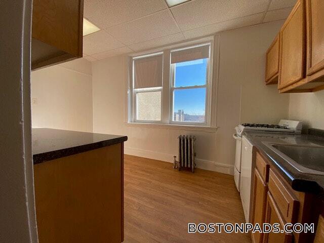 1820 Commonwealth Ave in Boston, MA - Building Photo