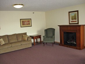 Oakwood Estates Apartments in Cloquet, MN - Foto de edificio - Interior Photo