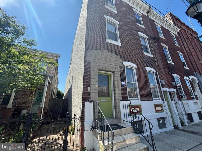 property at 3007 Richmond St