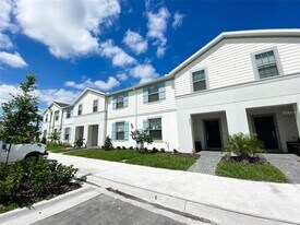 2406 Dubai St in Kissimmee, FL - Building Photo