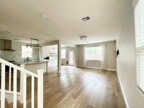 7468 Morisset Ave in Las Vegas, NV - Building Photo - Building Photo