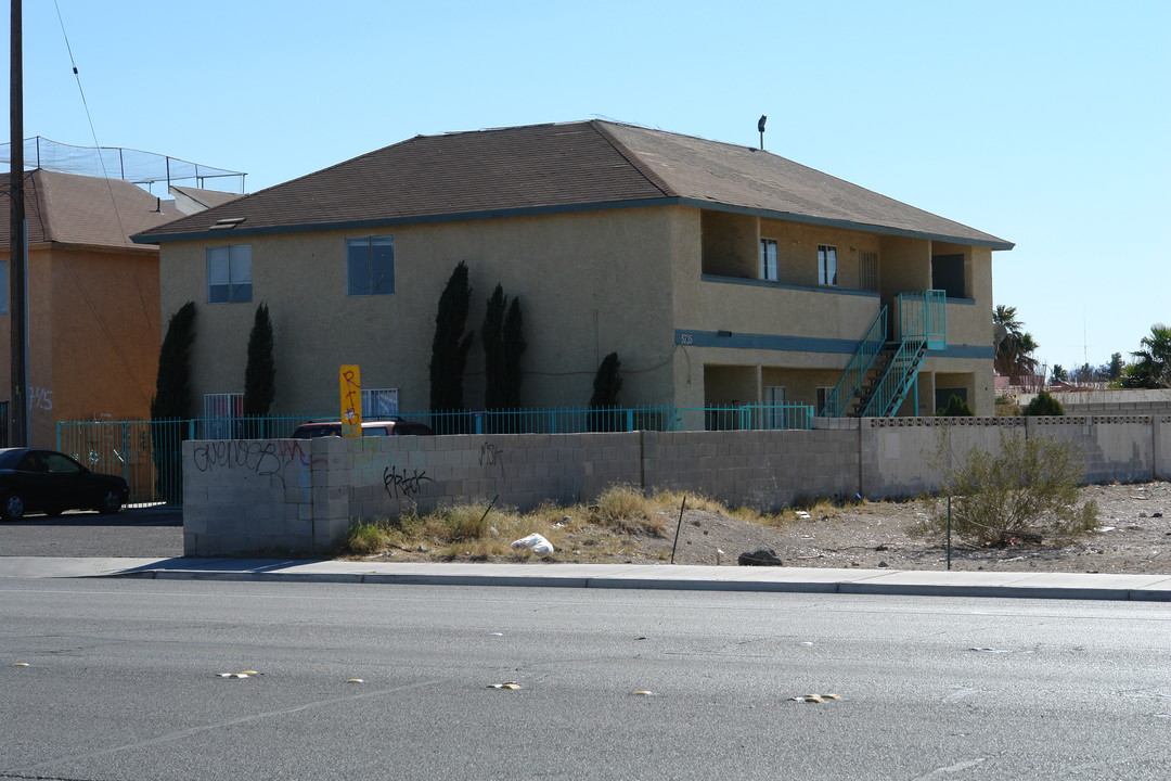 5735 E Lake Mead Blvd in Las Vegas, NV - Building Photo