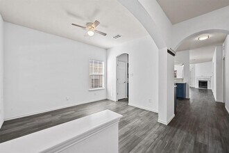 9206 Brents Elm Dr in Austin, TX - Building Photo - Building Photo