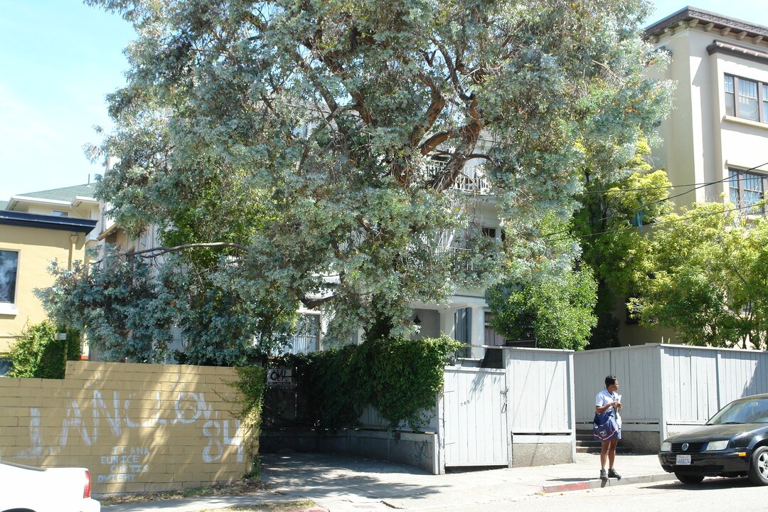 2709 Channing Way in Berkeley, CA - Foto de edificio