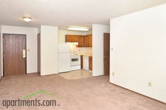 Kenwood II in Des Moines, IA - Building Photo - Interior Photo