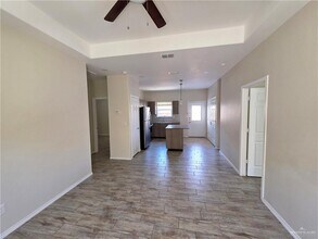 5005 N Hiawatha Dr in Pharr, TX - Building Photo - Building Photo