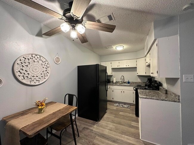 3800 Pine St in Texarkana, TX - Building Photo - Building Photo