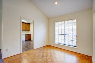 10702 Tall Oak Dr in Fort Worth, TX - Building Photo - Building Photo