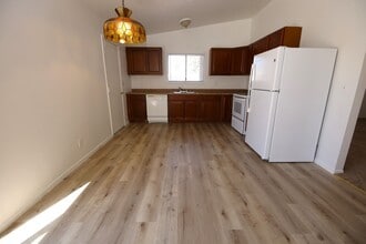 6607 Baywood Ave in Las Vegas, NV - Building Photo - Building Photo