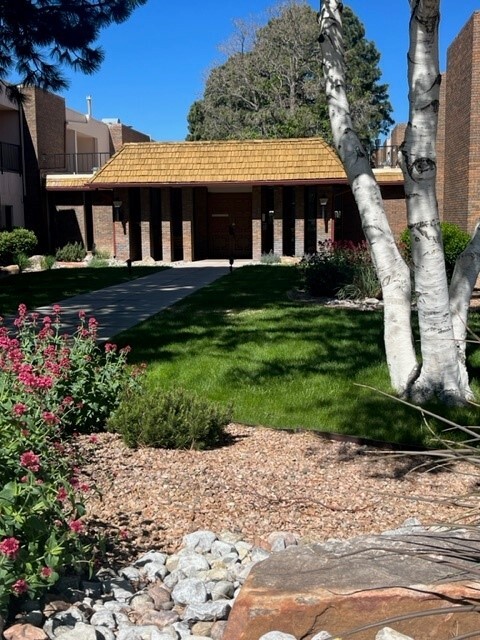 Executive West - Senior Community in Albuquerque, NM - Foto de edificio