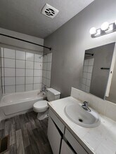 2209 W 3650 S in West Valley City, UT - Foto de edificio - Building Photo