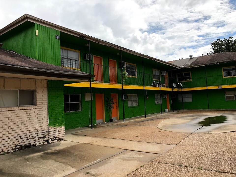 221 Caylor St-Unit -04 in Houston, TX - Building Photo