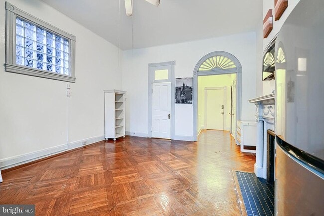 1208 N Calvert St in Baltimore, MD - Building Photo - Building Photo