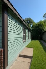 7023 Chippewa Blvd in Houston, TX - Building Photo - Building Photo