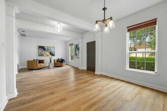 10016 Barbrook Dr in Austin, TX - Building Photo - Building Photo