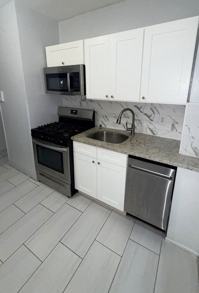 Glenwood Arms in Jersey City, NJ - Building Photo - Building Photo