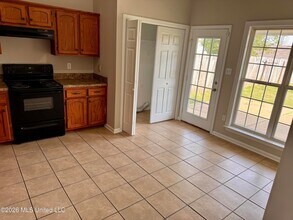 1696 Cherry Creek Dr in Southaven, MS - Building Photo - Building Photo