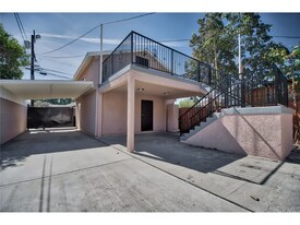 422 E 41st St in Los Angeles, CA - Building Photo