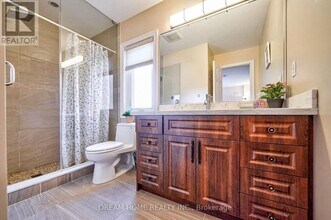 3 Moses Crescent in Markham, ON - Building Photo - Building Photo