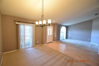 2712 Falling Leaves Dr in Valrico, FL - Building Photo - Building Photo