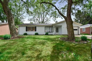 2507 Hathaway Dr in Champaign, IL - Building Photo