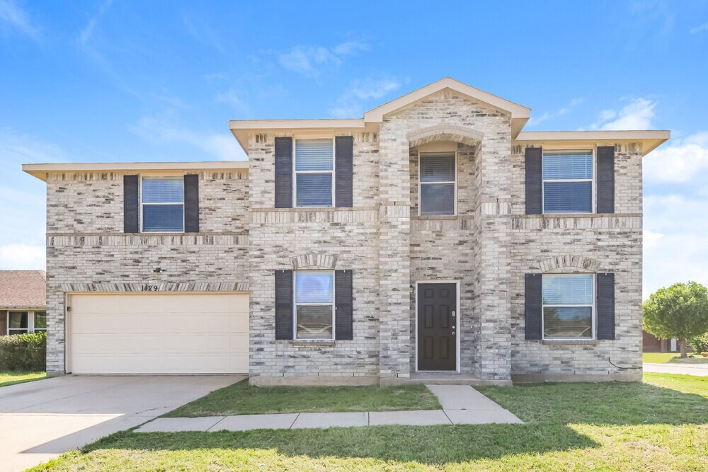 1429 Blazing Star Trail in Burleson, TX - Building Photo