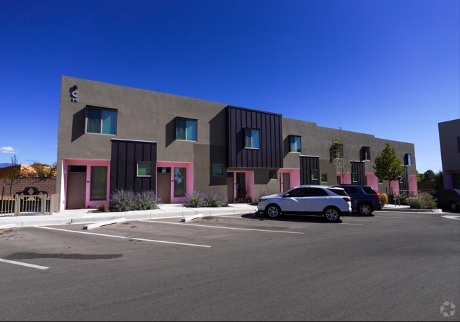 La Resolana in Santa Fe, NM - Foto de edificio