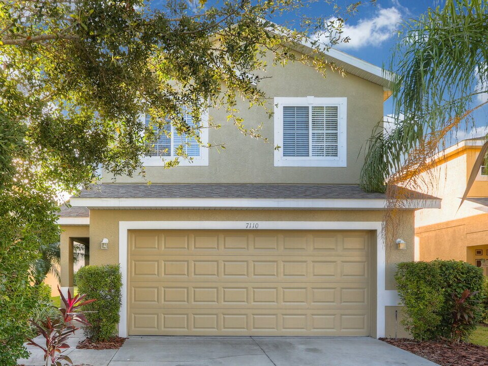 7110 Chatum Light Run in Bradenton, FL - Building Photo