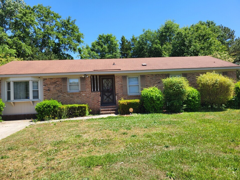 7414 Ryan St in Fayetteville, NC - Building Photo