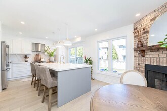 54 Glenmanor Dr, Unit SI ID1388898P in Brampton, ON - Building Photo - Building Photo