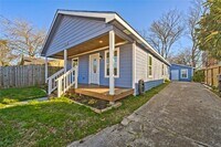 1312 E 36th St photo'