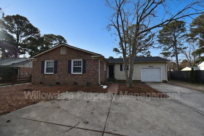 600 E Millbrook Rd in Raleigh, NC - Building Photo - Building Photo