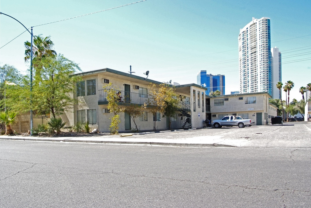 2625 Van Patten St in Las Vegas, NV - Building Photo