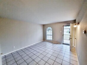 911 Elmwood Dr in Lewisville, TX - Building Photo - Building Photo