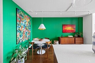 5 Hanna Ave in Toronto, ON - Building Photo - Building Photo