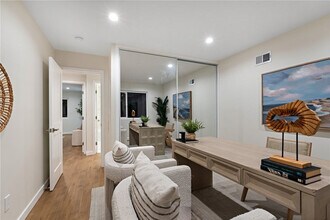 17227 Minnehaha St in Los Angeles, CA - Building Photo - Building Photo