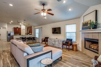 609 Cunningham Dr in Arlington, TX - Building Photo - Building Photo