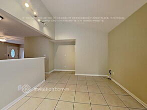 6044 Francis Dr in Apollo Beach, FL - Foto de edificio - Building Photo