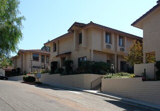 Rachel Terrace in Thousand Oaks, CA - Foto de edificio - Building Photo