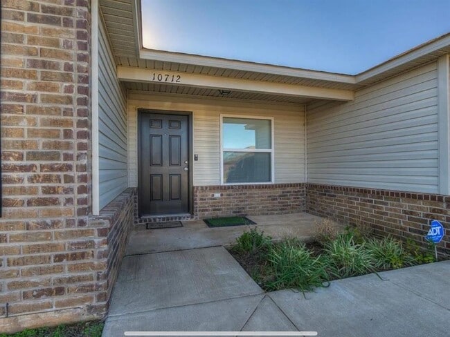 10712 SW 23rd Pl in Yukon, OK - Building Photo - Building Photo