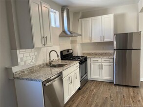 129 Soundview Ave-Unit -B in Stamford, CT - Building Photo - Building Photo