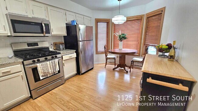 1125 1st St S in Hopkins, MN - Building Photo - Building Photo