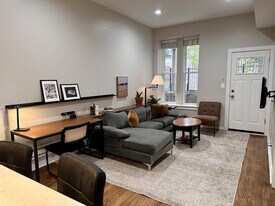 736 N Throop St in Chicago, IL - Building Photo