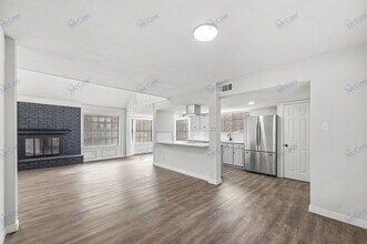 5028 Groom Ln in Dallas, TX - Building Photo - Building Photo