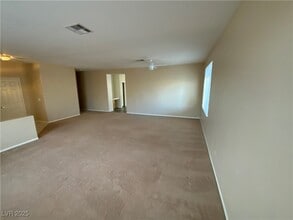 330 John Henry Dr in Henderson, NV - Building Photo - Building Photo