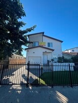 136 W 84th St in Los Angeles, CA - Building Photo