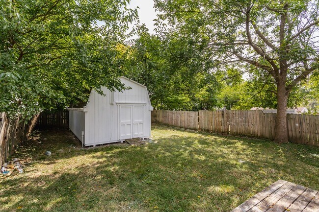 243 S Bradley Ave in Indianapolis, IN - Building Photo - Building Photo