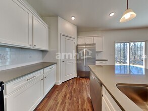 3940 Chivalry Dr in Douglasville, GA - Foto de edificio - Building Photo